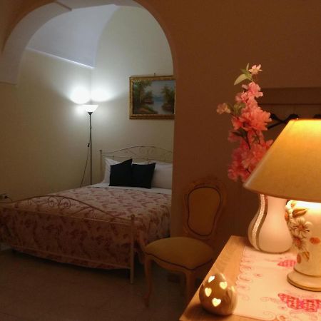 L 'Alcova Holidays Home Centro Storico Ceglie Messapica Exteriör bild