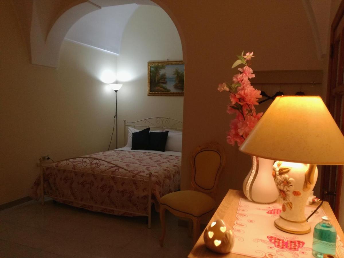 L 'Alcova Holidays Home Centro Storico Ceglie Messapica Exteriör bild